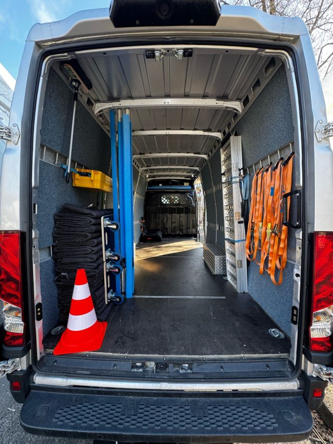 TRANSPORTARE Transporter Miete einen Transporter mit Fahrer Fahrerin Siegburg Bonn Köln Rhein Sieg